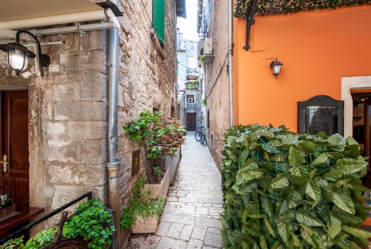 Dc II Downtown Apartment Rovinj Exterior foto